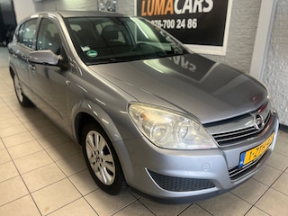 Opel Astra 1.6 Essentia | nieuwe APK | Cruise | PDC |Elektr.