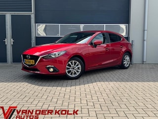 Mazda 3 2.0 GT-M | Leder | Head-up display | Navigatie | Cruise | BOSE | LED | Stoelverwarming | Trekhaak | Sensoren