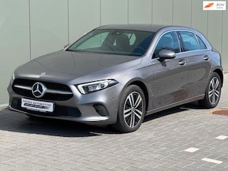 Mercedes-Benz A-klasse 250 e // Plug-in Hybrid // Business Line // CarPlay // Camera // LED // Stoelverwarming