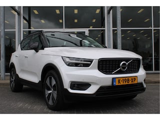 Volvo XC40 T4 211PK Automaat Recharge R-Design Expression | Adapt. Cruise | BLIS | Trekhaak | AppleCarplay | Keyless | PDC + Camera | Verw. Voorstoelen & Stuurwiel |