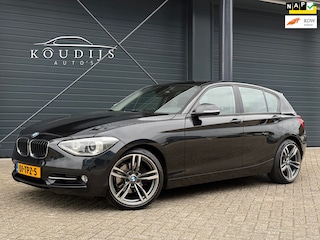 BMW 118i Business+, Stoelverwarming, Afn. Trekhaak, Dealer onderhouden