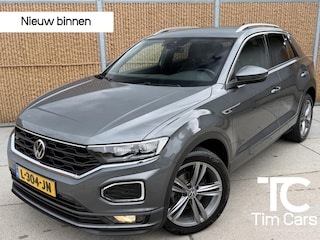 Volkswagen T-Roc 1.5 TSI Sport Business R-line Automaat | LED verlichting | Stoelverwarming | Achteruitrijcamera | Digitale cockpit | Apple CarPlay/Android Auto | Climate control | Cruise control adaptief | Parkeersensoren voor en achter