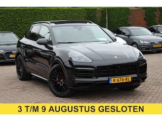Porsche Cayenne 3.0 E-Hybrid / Trekhaak / Panoramadak / 360Camera / Achtasbesturing / Softclose / Adaptieve Stoelen / Luchtvering / 22'' / Keyless / Sportdesign+Chrono / Sportuitlaat / Stoelverwarming+Ventilatie / Bose /