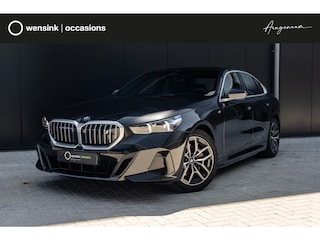 BMW i5 eDrive40 84 kWh | M-Pakket | SOH 97% | Harman/Kardon | Comfortstoelen + Memory | Curved Display | 360 Camera | Apple CarPlay/ Android Auto | Trekhaak |