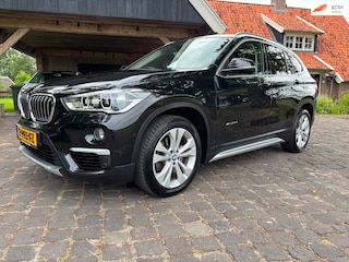 BMW X1 XDrive25i High Executive, panoramadak