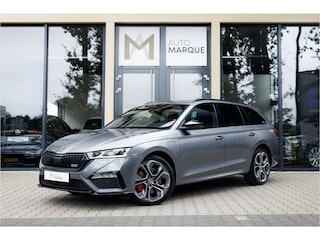 Skoda Octavia Combi 1.4 TSI RS iV PHEV 245PK |  Business | Matrix Beam | 19" LM Velgen | Elek. Trekhaak | 360 Graden Camera | Head-Up Display | Geventileerde Massagestoelen | Navi Columbus incl. Apple CarPlay |