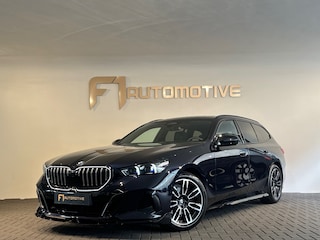 BMW 5-serie Touring 520i M Sport Pano|HuD|H/K|Memory|Trekhaak