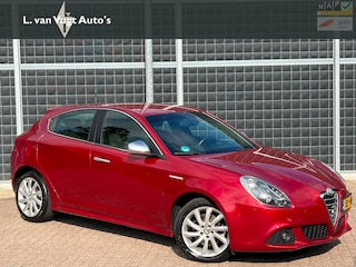 Alfa Romeo Giulietta 1.4 T Distinctive | Rosso Competizione | Automaat
