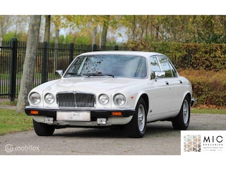 Jaguar XJ 4.2 | origineel 98.000 km | Tudor White on Red