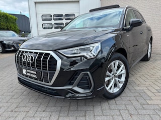 Audi Q3 45 TFSI e S edition PANO / S-LINE / LEDER ALCANTARA / CAMERA / LED / VERWARMDE STOELEN / SPORTSTOELEN