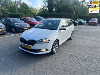 Skoda Fabia Combi 1.0 TSI Business Edition , navigatie , pdc met camera