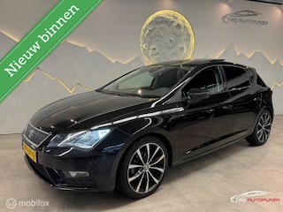 Seat Leon 1.0 EcoTSI Style Business Intense Panorama/Keyless/Carplay