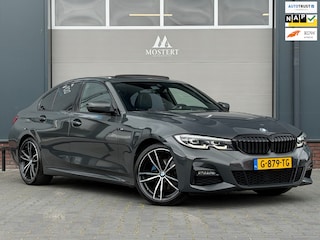 BMW 320i/184pk High Executive Edition|2019|NAP|M sport|Dravitgrau|Pano|Stuurverw.|Leder|Camera|M-pakket|Stoelverw.|18"LMV