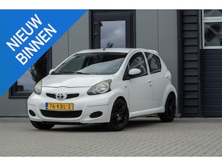 Toyota Aygo 1.0-12V Xcite White | Leder/stof Bekleding | Airco | LM Velgen |