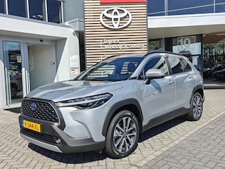 Toyota Corolla Cross 2.0 High Power Hybrid First Edition BLIND-SPOT EL-ACHTERKLEP LM-VELGEN KEYLESS PARK-SENSOREN STOELVERW DRAADLOOS-LADEN AD-CRUISE BLUETOOTH
