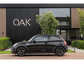 Mini Mini 3-Deurs 2.0 Chili | Navigatie | Panorama | Leder | PDC | 17"LM | Midnight Black