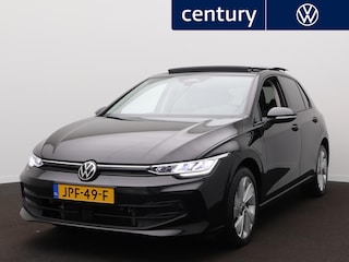 Volkswagen Golf 1.5 eHybrid Life Edition | Panodak | Zwenkbare trekhaak | Camera | ACC |