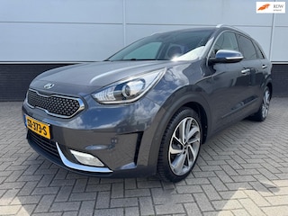 Kia Niro 1.6 GDi ExecutiveLine clima - schuifdak - carplay - trekhaak - NAP - LED - half leder
