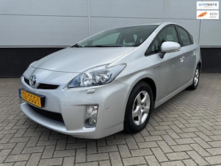 Toyota Prius 1.8 Hybrid Dynamic Business Clima - camera - navi - sensoren - HUD - 1e eigenaar
