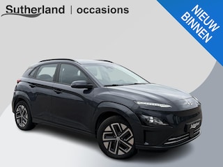 Hyundai Kona EV Fashion 64 kWh | 204 PK | SOH 95% | Adaptive cruise control | Achteruitrijcamera | Keyless entry | LED verlichting | DAB ontvanger | Bluetooth telefoonverbinding | Navigatie | Lichtmetalen velgen