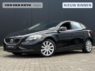 Volvo V40 1.5 T3 Momentum Stoelverwarming / Trekhaak / BT-Audio / 17" / Automaat / Parkeer sensoren / 152PK