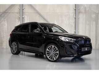 BMW iX1 XDrive30 67 kWh | SOH 99% | M-sport | Trekhaak | Massage