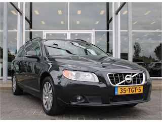 Volvo V70 T4 180PK Automaat Limited Edition | El. Achterklep | Trekhaak | PDC Achter | 17" LMV | Stoelverwarming | Climate Control | Leder |