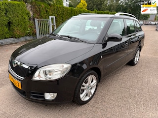 Skoda Fabia Combi 1.6-16V AUT. Sport AIRCO CRUISE LMV TREKHAAK NAP