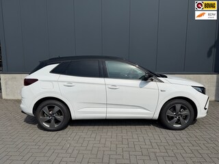 Opel Grandland 1.6 Turbo Plug-In Hybrid 4x4 GSe Automaat 300PK