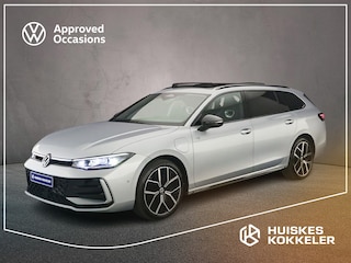 Volkswagen Passat Variant R-Line Edition 1.5 TSI eHybrid 272pk DSG Automaat Trekhaak, Lederen bekleding, Black Style, Adaptive cruise control, Harman Kardon audio