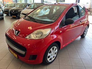 Peugeot 107 1.0-12V XR APK 8-27 BJ 2010 !!!!!