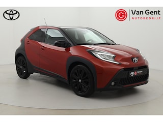 Toyota Aygo 1.0 VVT-i S-CVT Envy | Apple Carplay / Android Auto | Stoelverwarming | LED | Keyless | Adaptive Cruise | Clima | Parkeersensoren voor/achter | Camera | 18 inch