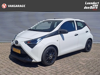 Toyota Aygo 1.0 VVT-i x-fun | Airco | Radio | Elektrische ramen voor | Bluetooth | LM Velgen Zwrart | Centrale vergrendeling met afstandsbediening