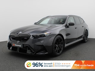 BMW 5-serie Touring Keramische remschijven, Panoramadak, Head-Up Display, Adaptieve Cruise Controle, Keyless, Side Assist, M-Drivers Pack, Bower&Wilkins Audio, Comfort Pack, Trekhaak, 21" LM Velgen