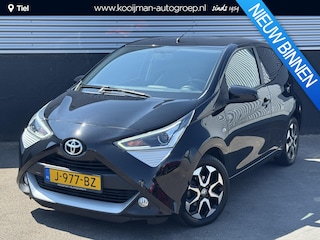 Toyota Aygo 1.0 VVT-i x-joy Apple Carplay en/of Android auto navigatie, 1e eign. Nieuw geleverd en dealeronderhouden, Climate control, Achteruitrijcamera, Privacy glass, LMV