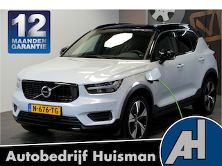 Volvo XC40 1.5 T4 Recharge 155kW/211pk DCT7 R-Design LEER/ALCANTARA + ADAPT.CRUISE + NAVI SENSUS + LANE ASSIST + PILOT ASSIST + STOEL-&STUURVERWARMING + CAMERA + KEYLESS ENTRY&GO + EL.TREKHAAK + PARKSENSOREN V&A + 19” LM-VELGEN!!
