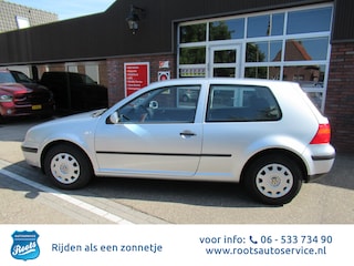 Volkswagen Golf 1.6-16V Trendline Airco*SB*cruise control. Zeer nette VW golf / 2 e eigenaar.