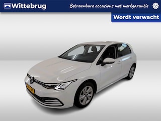 Volkswagen Golf 1.0 TSI Life / App-connect / Navigatie / Parkeersensoren / Clima / LED verlichting / LM velgen /