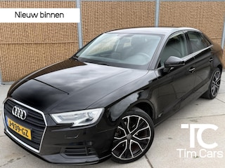 Audi A3 Limousine 30 TFSI Pro Line Lederen bekleding | Stoelverwarming | 18 inch lichtmetalen velgen | Bi-xenon verlichting | Airconditioning | Cruise control | Navigatiesysteem | Parkeersensoren achter