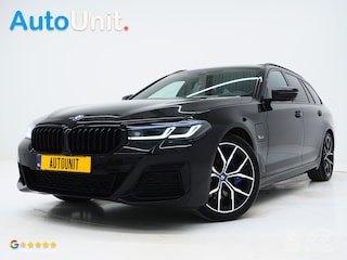 BMW 5-serie Touring 530e M Sport Shadow Line | Panoramadak | Leder | LaserLED | HUD | Keyless | Sfeerlicht | Camera | Dodehoek