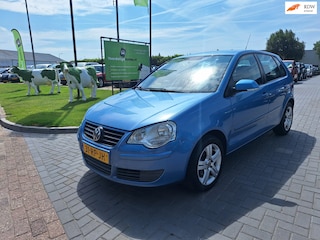 Volkswagen Polo 1.4-16V Turijn / 5- deurs / APK t/m feb 2027