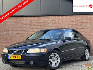 Volvo S60 2.5T MOMENTUM | NL-AUTO! | CRUISE! | TREKHAAK!