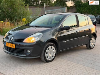 Renault Clio 1.2-16V Authentique