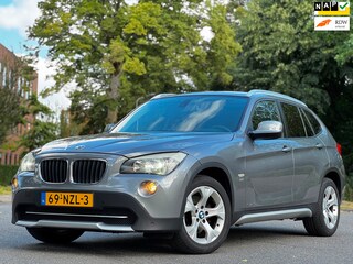 BMW X1 SDrive18i|AUT|TREKHAAK|PSENSOREN|AIRCO|CRUISE|VAKANTIE KLAAR