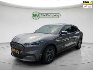 Ford Mustang Mach-E RWD 75 kWh | SOH 95% | Trekhaak | CarPlay | Stoel- en stuurverwarming | 1e eigenaar | Incl. BTW