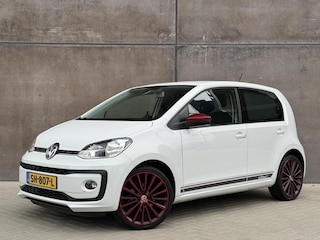 Volkswagen Up 1.0 BMT high up! Camera | Beats Audio | DAB+ | Parkeersensoren | Stoelverwarming | Dealer onderhouden |
