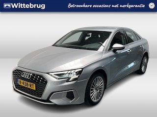 Audi A3 Limousine 30 TFSI Business edition / AUTOMAAT/ PARKEER SENSOREN/ SMARTPHONE INTERFACE/ CRUISE/ DIGITAL DASH/ KEYLESS/ NAVI/ DAB/ CLIMA/ LED/ 17'' LMV