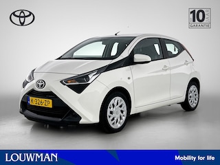 Toyota Aygo 1.0 VVT-i x-play *Automaat | BTW voertuig | Dealer onderhouden | Apple CarPlay/Android Auto | Airco | Achteruitrijcamera | Elektrische Ramen voor | Elektrisch verstelbare buitenspiegels |