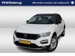Volkswagen T-Roc 1.5 TSI 150pk Style DSG Automaat / Navi / Zwart Dak / Parkeersensoren / LM 16''