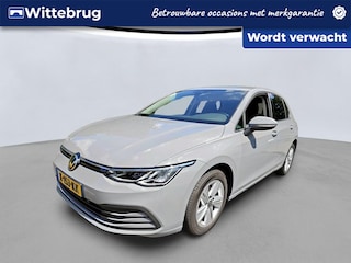 Volkswagen Golf 1.0 TSI 110pk Life / App Connect / Parkeersensoren / LM 16'' / LED